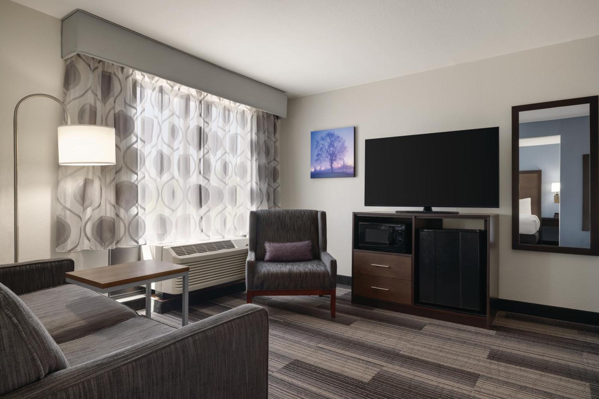 Hotel La Quinta By Wyndham Springfield Airport Plaza Zewnętrze zdjęcie