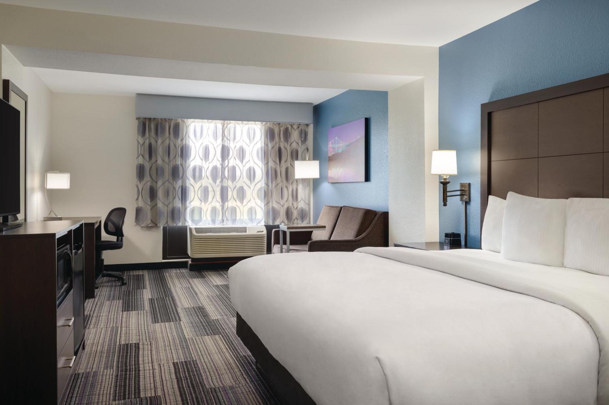 Hotel La Quinta By Wyndham Springfield Airport Plaza Zewnętrze zdjęcie