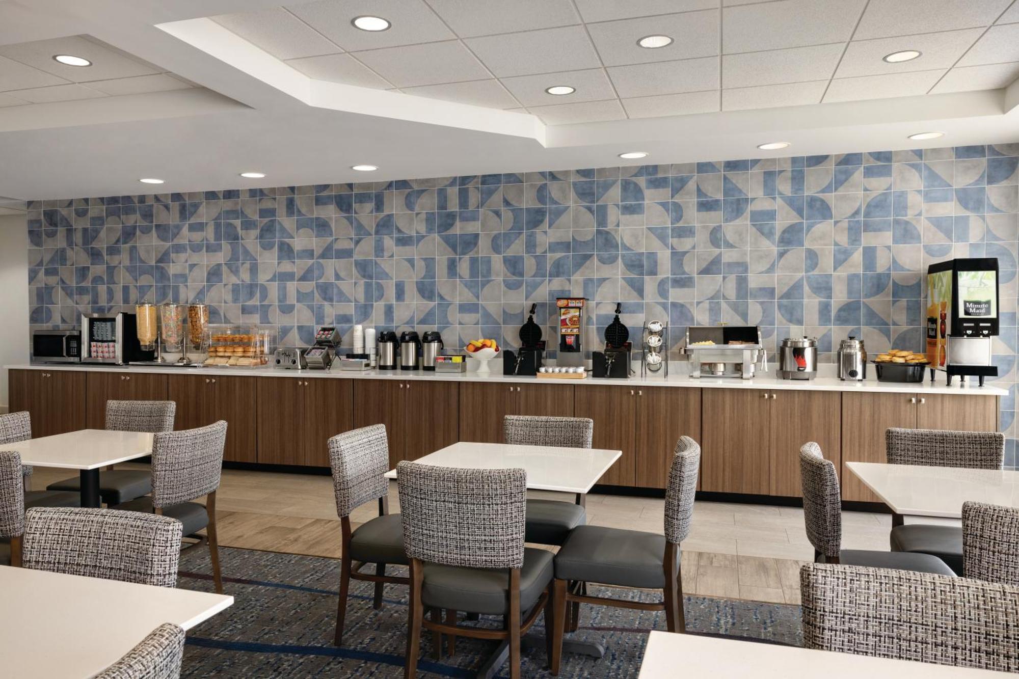 Hotel La Quinta By Wyndham Springfield Airport Plaza Zewnętrze zdjęcie