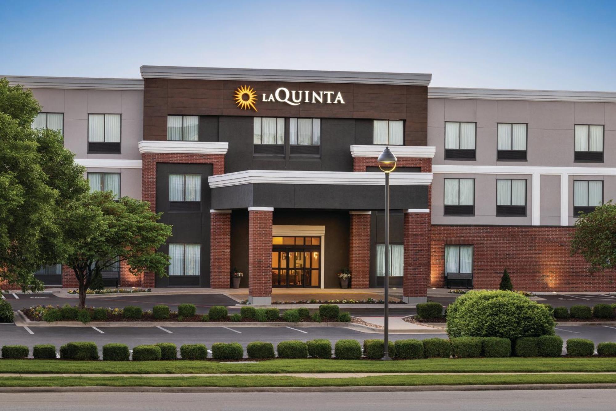 Hotel La Quinta By Wyndham Springfield Airport Plaza Zewnętrze zdjęcie